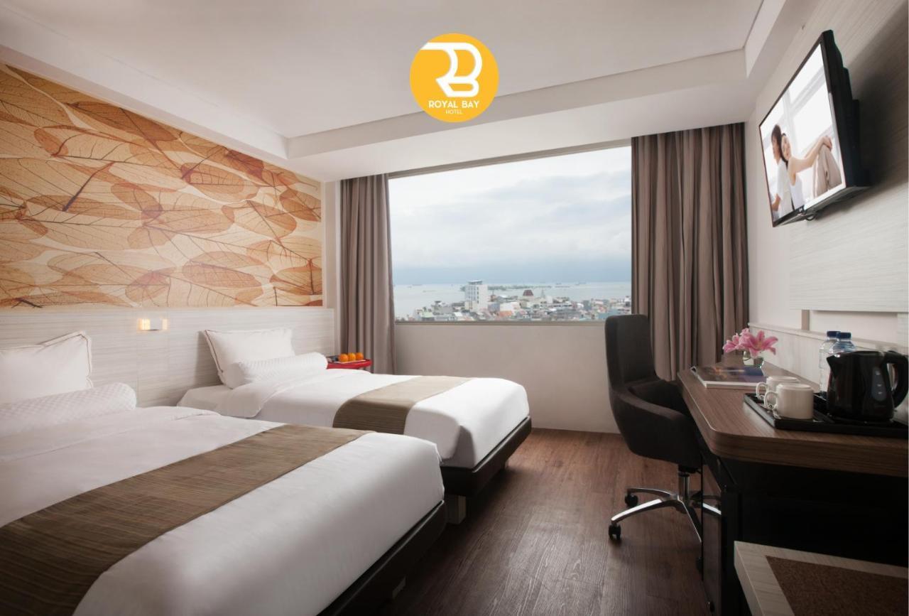 Royal Bay Hotel Makassar Exterior photo